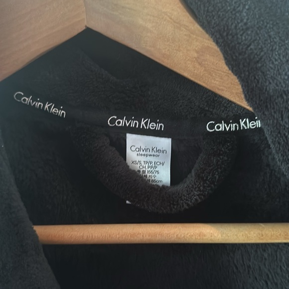 Calvin Klein robe - Picture 3 of 4